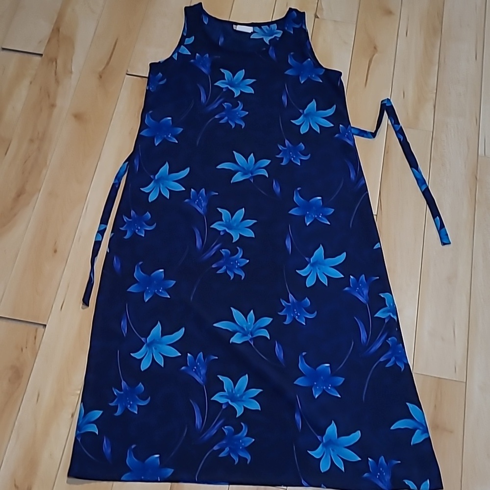 Gloria Vanderbilt women's size medium dress